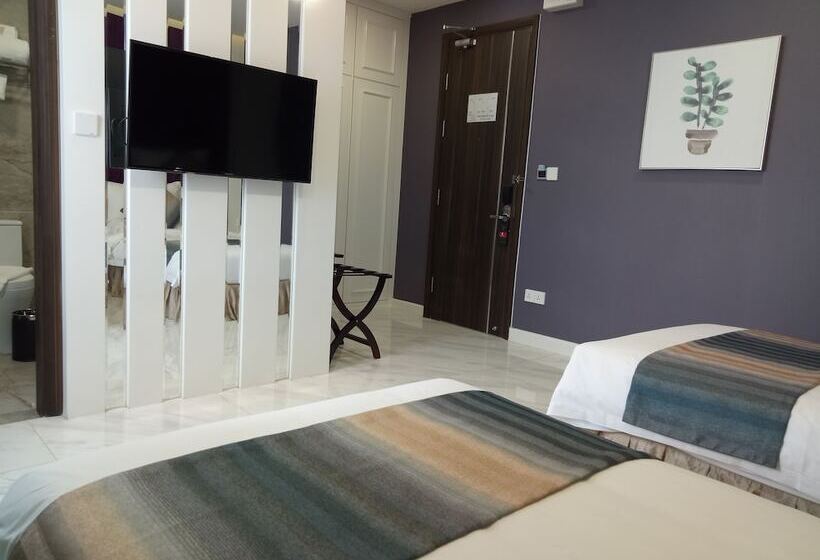 חדר אקונומי, Vinny Boutique