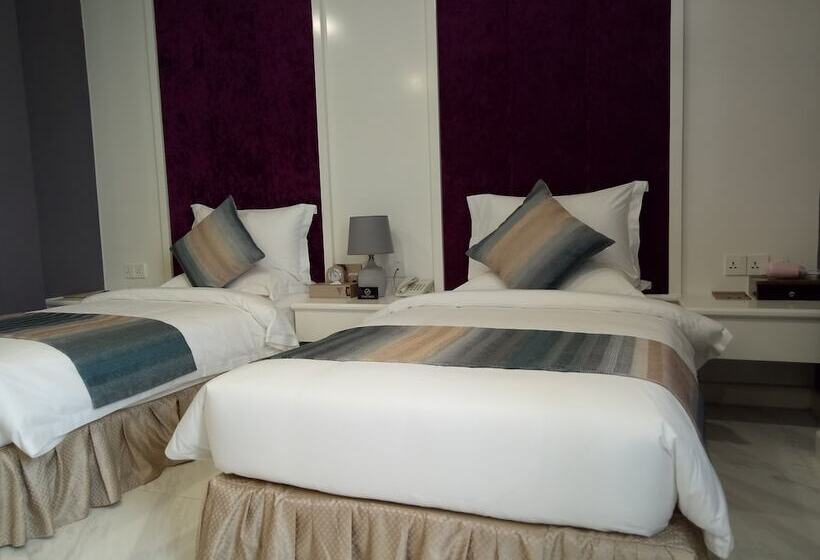 חדר אקונומי, Vinny Boutique