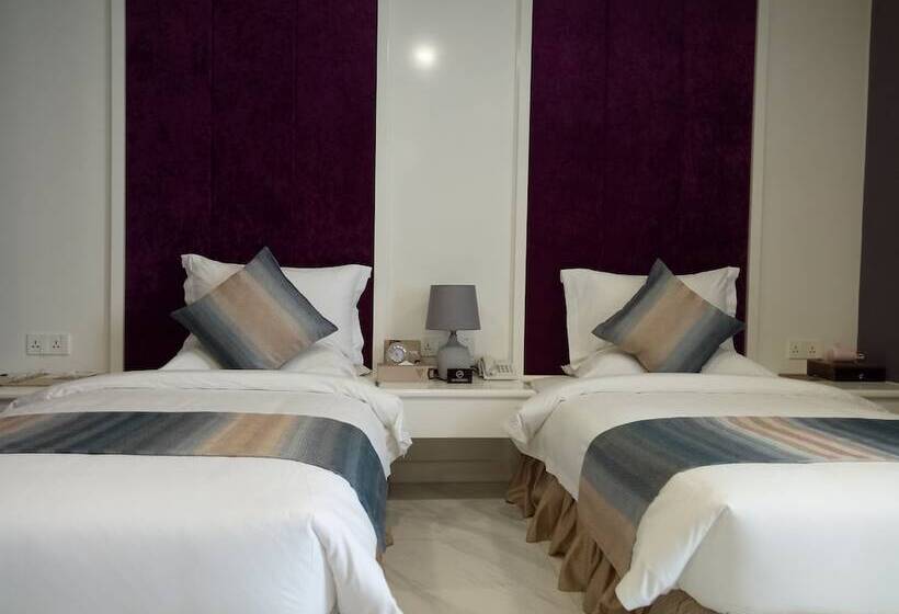 חדר אקונומי, Vinny Boutique