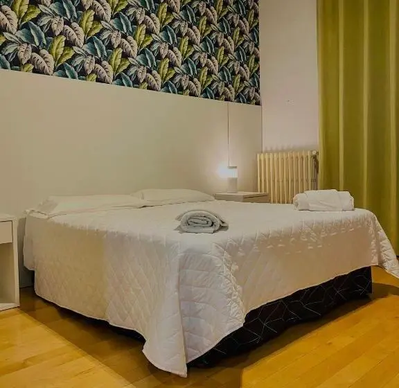 اتاق خانوادگی با چشم‌انداز باغ, B&b 1951