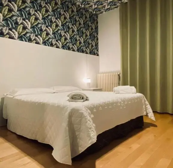 اتاق خانوادگی با چشم‌انداز باغ, B&b 1951