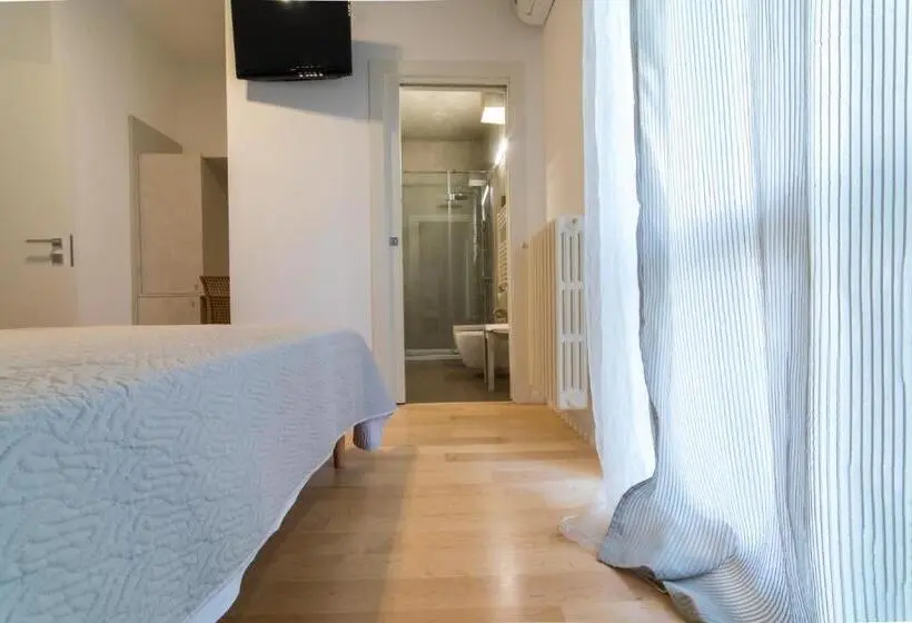 اتاق استاندارد با چشم‌انداز باغ, B&b 1951