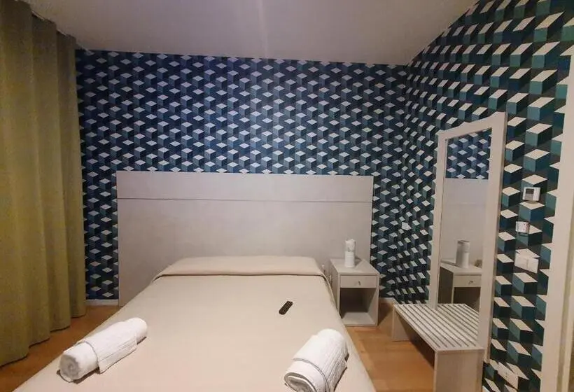 اتاق استاندارد با چشم‌انداز باغ, B&b 1951