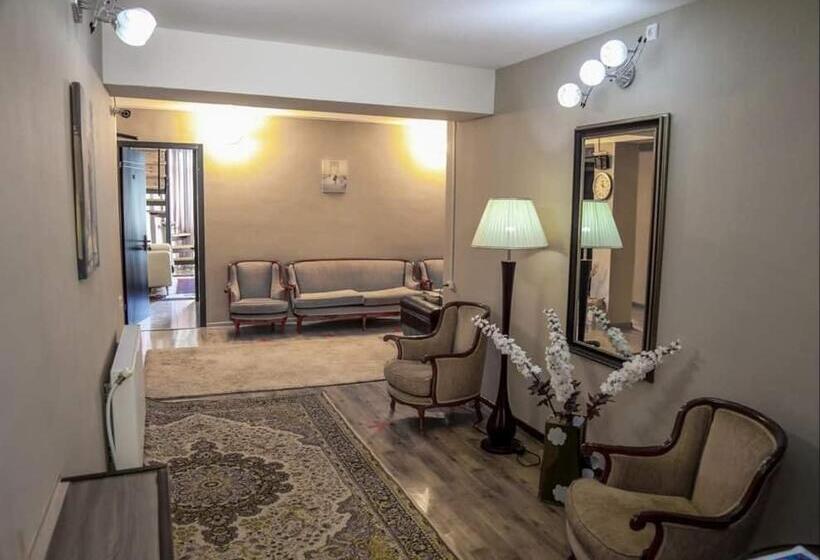 اتاق استاندارد چهار تخته, Borjomi Aisi