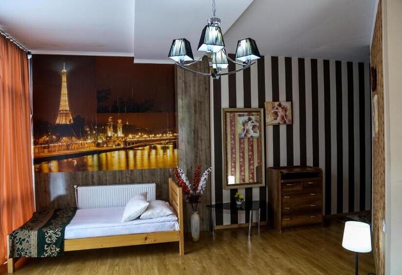 اتاق استاندارد چهار تخته, Borjomi Aisi