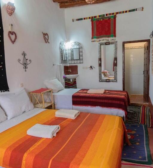 غرفة قياسية ثلاثية, Kasbah La Datte D Or