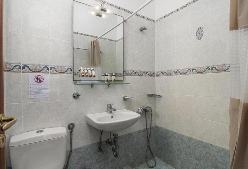 标准间, Olive Studios