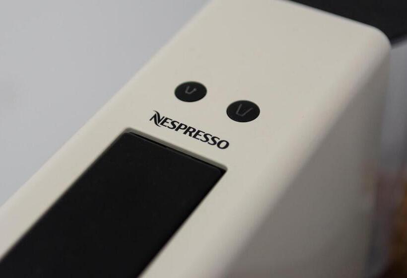 标准间, Olive Studios