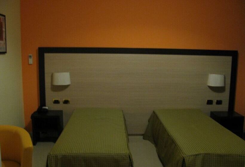 Четырехместный Номер Стандарт, Albergo Roma