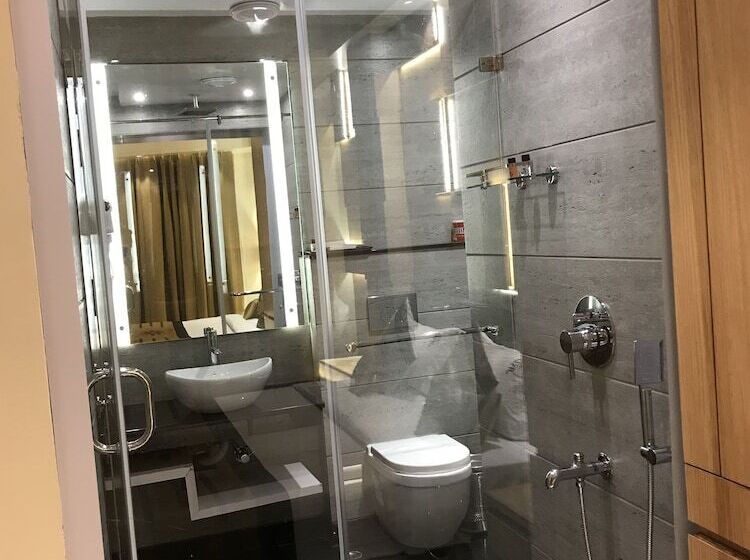 수피리어 룸, Jrd Pride Business