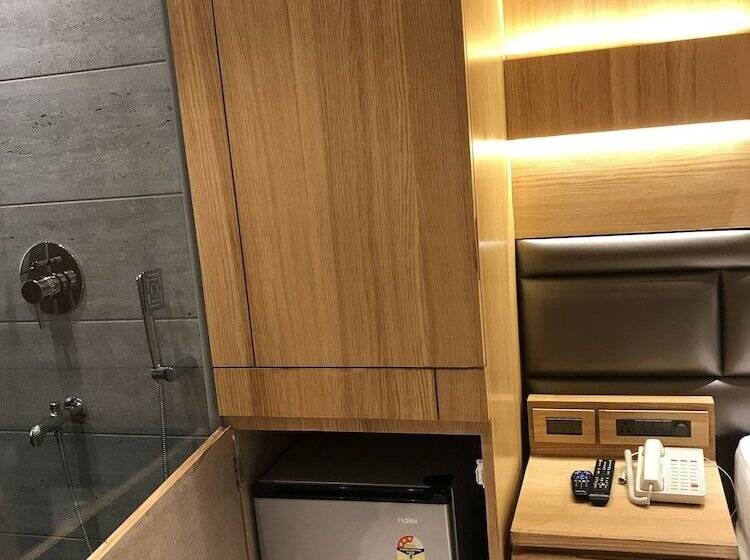 수피리어 룸, Jrd Pride Business