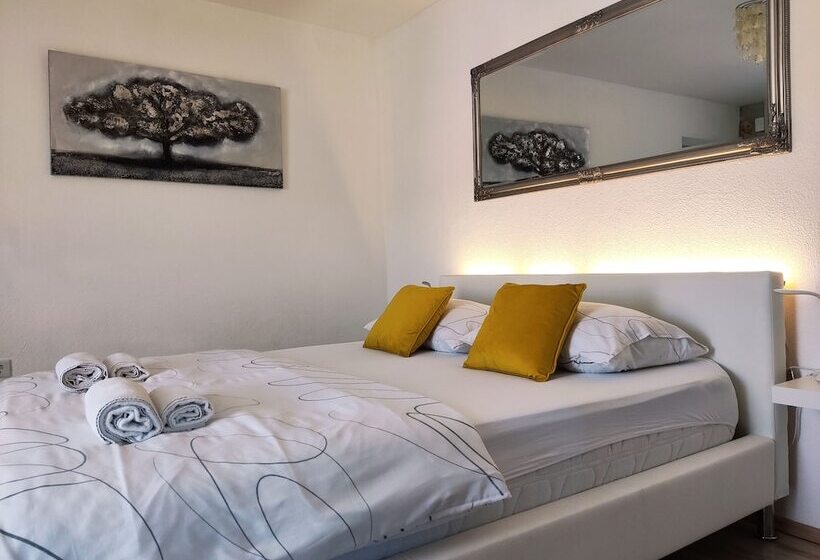 استودیوی استاندارد, Guest House Exalto