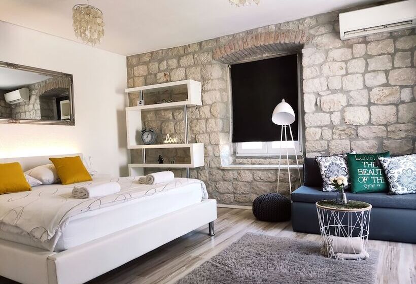 استودیوی استاندارد, Guest House Exalto