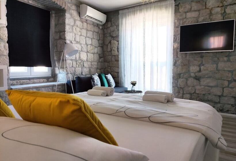 استودیوی استاندارد, Guest House Exalto