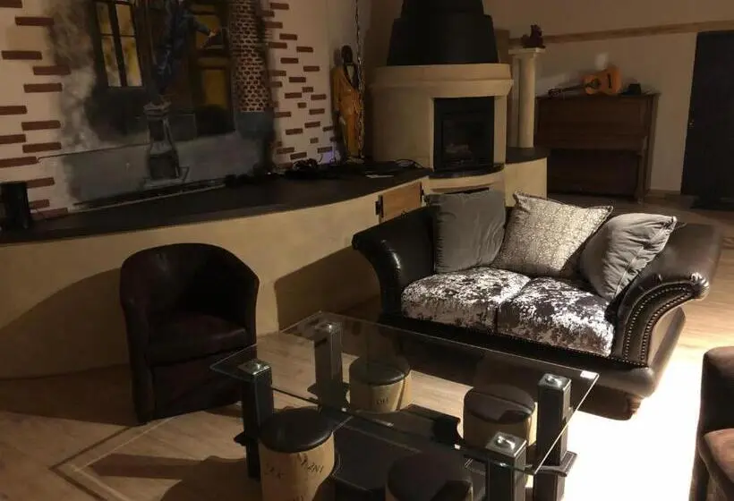 Monolocale Standard Letto King, Lomalienne