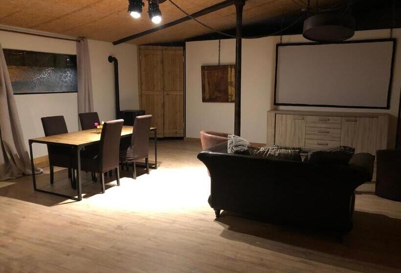 סטודיו סטנדרט, מיטה זוגית, Lomalienne