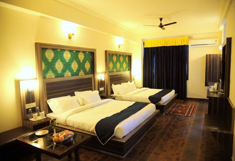 اتاق سوپریور سه تخته, The Grand Sharan