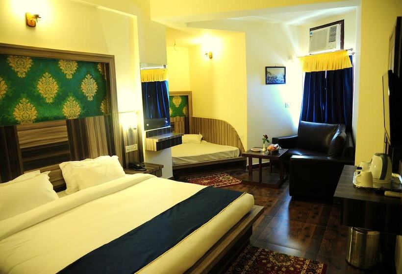 اتاق سوپریور سه تخته, The Grand Sharan