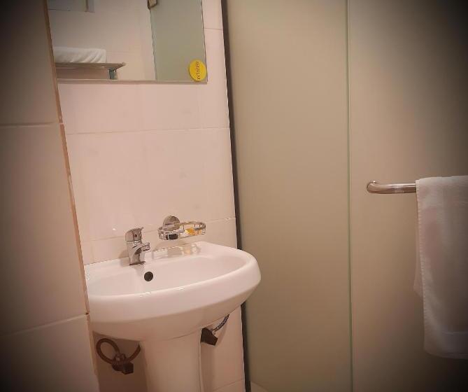 اتاق لوکس یک تخته, Medal