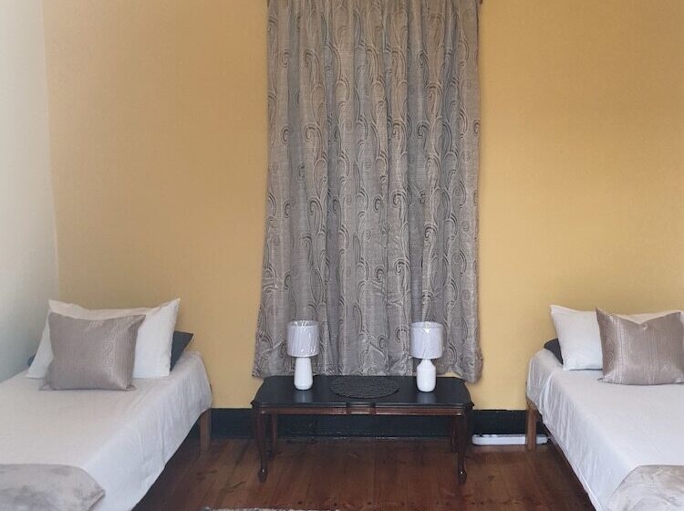 חדר סטנדרט, Zebra Crossing Backpacker