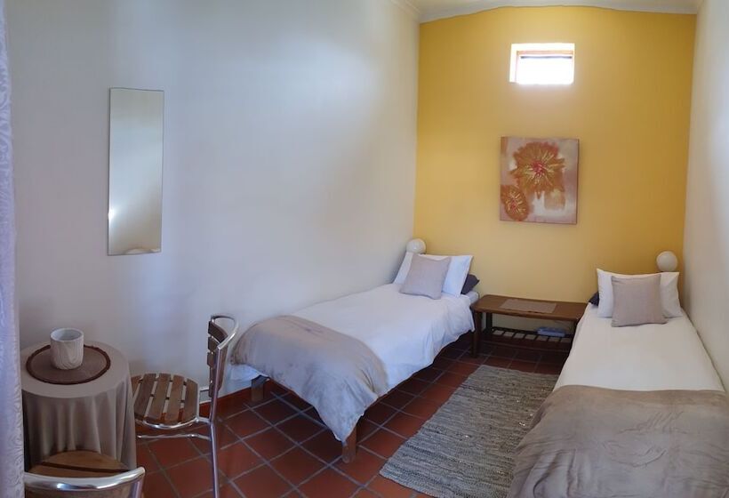 חדר סטנדרט, Zebra Crossing Backpacker