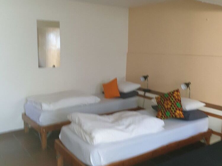 חדר סטנדרט, Zebra Crossing Backpacker