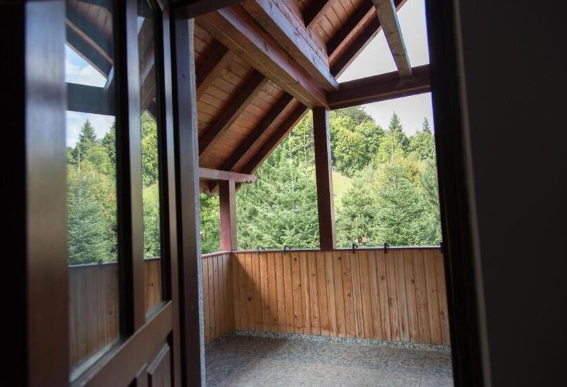 جناح جونيور مزوَّد بتراس, Casa Natalia