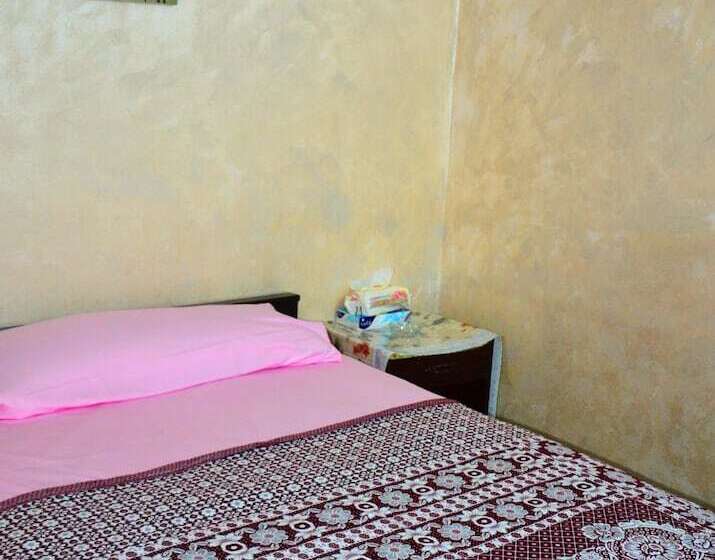 اتاق استاندارد یک تخته با سرویس بهداشتی مشترک, City Hostel