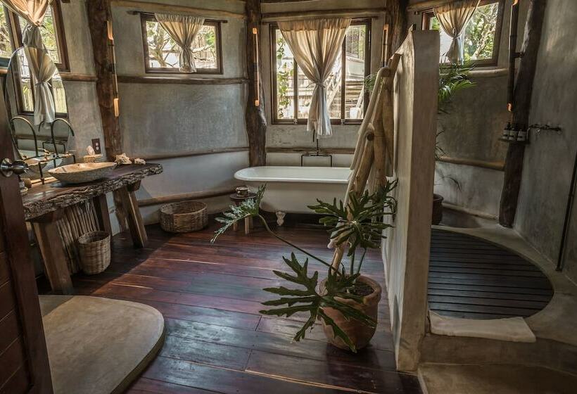 سوئیت مستر با چشمانداز دریا, Delek Tulum