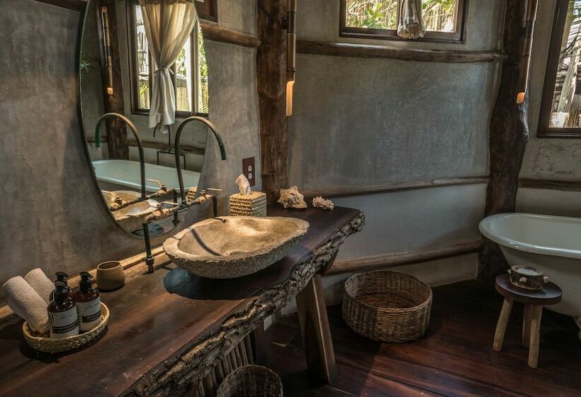 سوئیت مستر با چشمانداز دریا, Delek Tulum