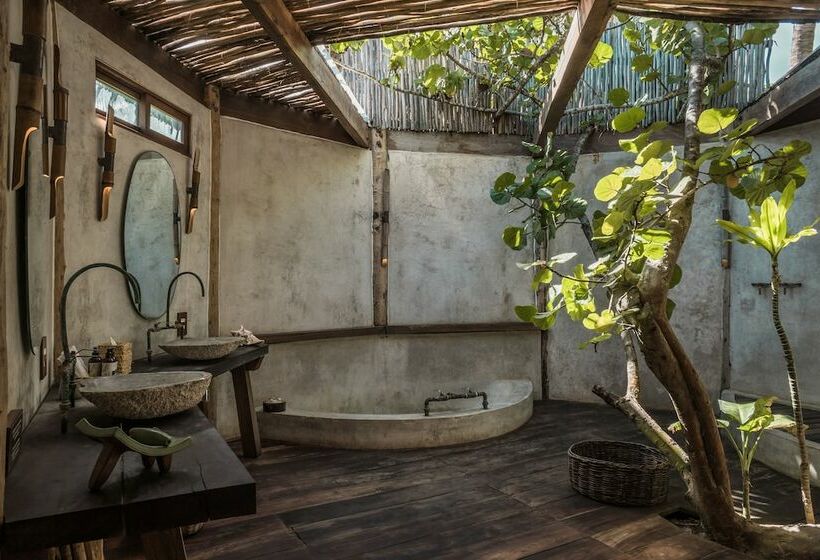 سوئیت مستر با چشمانداز دریا, Delek Tulum