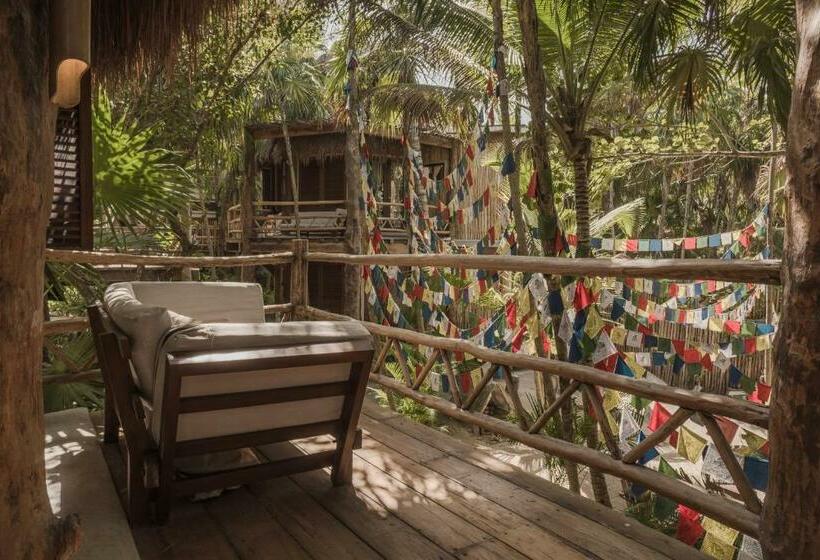 اتاق سوپریور با چشمانداز باغ, Delek Tulum