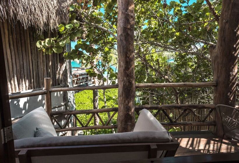 اتاق با خدمات پایه با منظره ی مشرف به دریا [قابل مشاهده ازبالکن], Delek Tulum