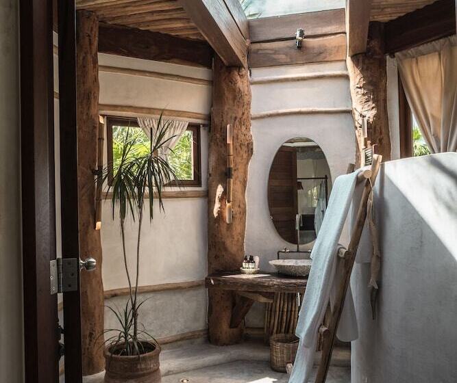 اتاق با خدمات پایه با منظره ی مشرف به دریا [قابل مشاهده ازبالکن], Delek Tulum