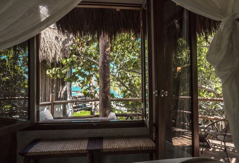 اتاق با خدمات پایه با منظره ی مشرف به دریا [قابل مشاهده ازبالکن], Delek Tulum