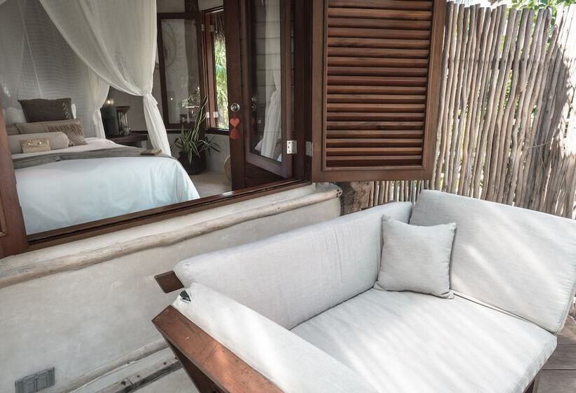 اتاق با خدمات پایه با منظره ی مشرف به دریا [قابل مشاهده ازبالکن], Delek Tulum