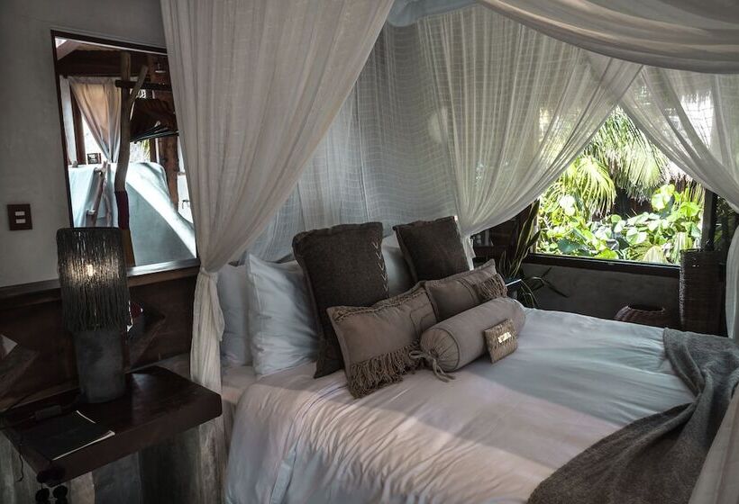 اتاق با خدمات پایه با منظره ی مشرف به دریا [قابل مشاهده ازبالکن], Delek Tulum