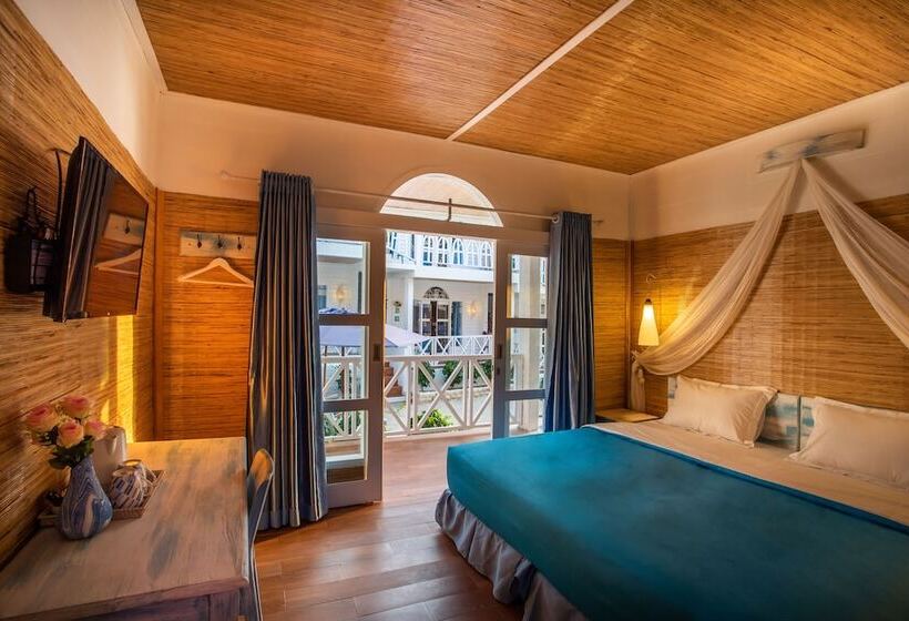 اتاق لوکس با بالکن, Santorini Beach Resort