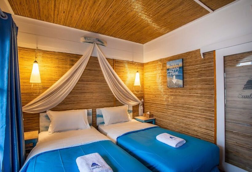 اتاق لوکس با چشم‌انداز استخر, Santorini Beach Resort