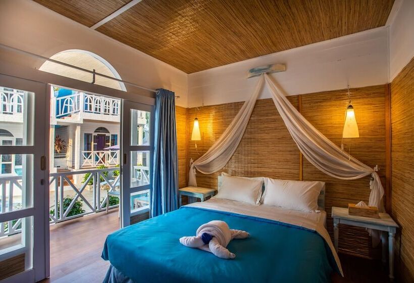 اتاق لوکس با چشم‌انداز استخر, Santorini Beach Resort