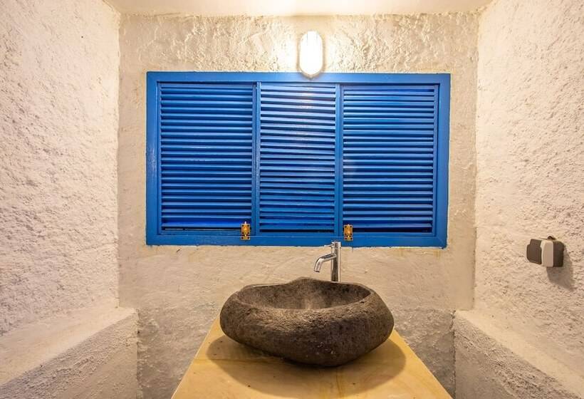 اتاق لوکس با بالکن, Santorini Beach Resort