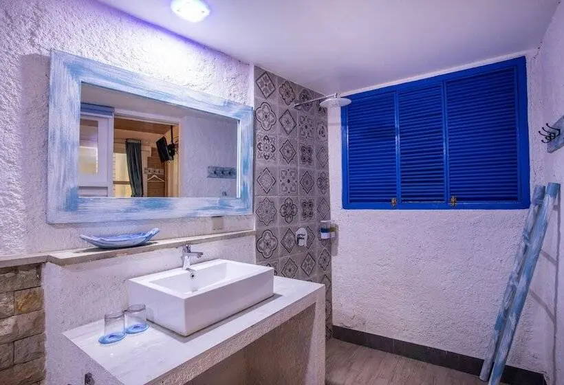 اتاق لوکس با بالکن, Santorini Beach Resort