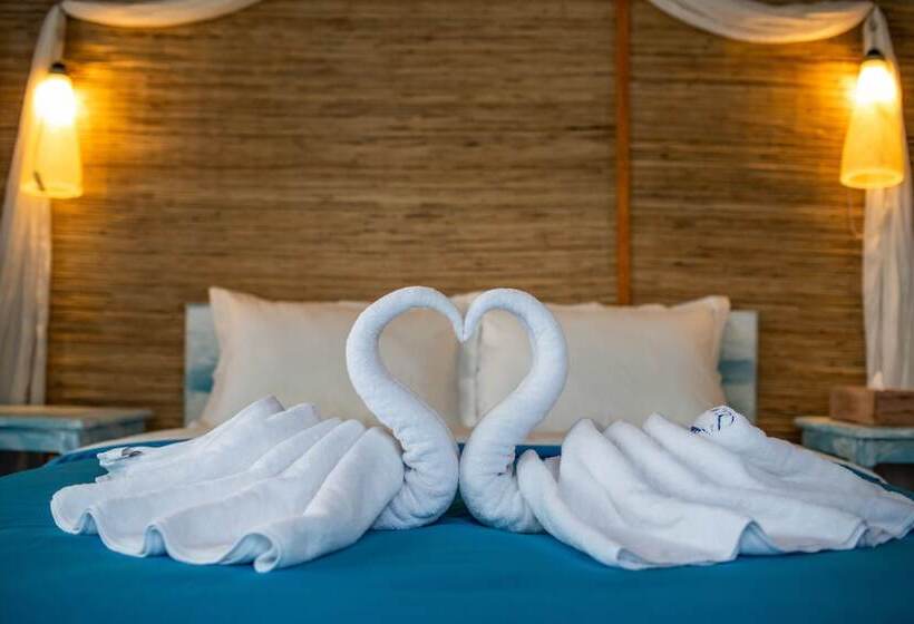 اتاق لوکس با بالکن, Santorini Beach Resort