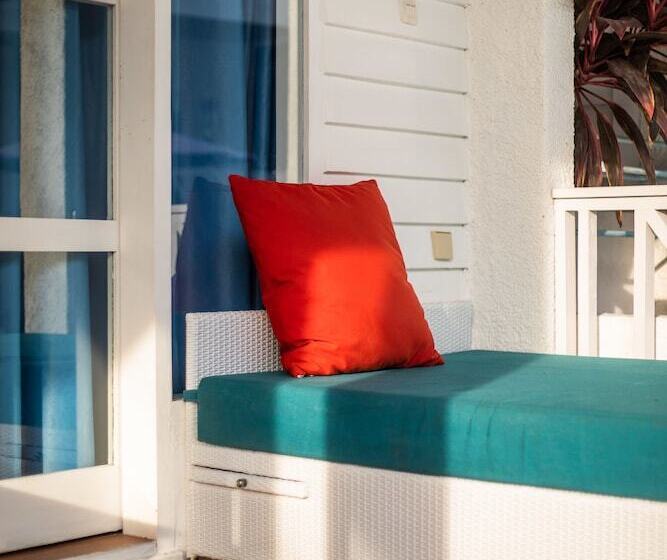 اتاق خانوادگی, Santorini Beach Resort