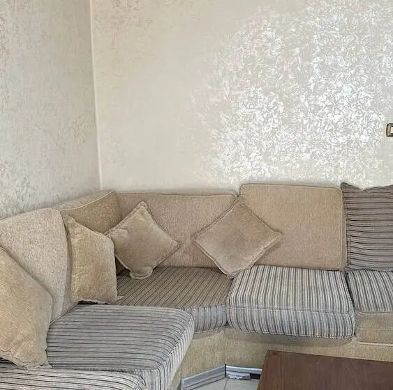 سوئیت رویال, Nahas Plaza