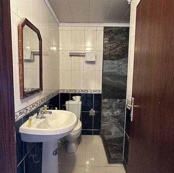 سوئیت رویال, Nahas Plaza