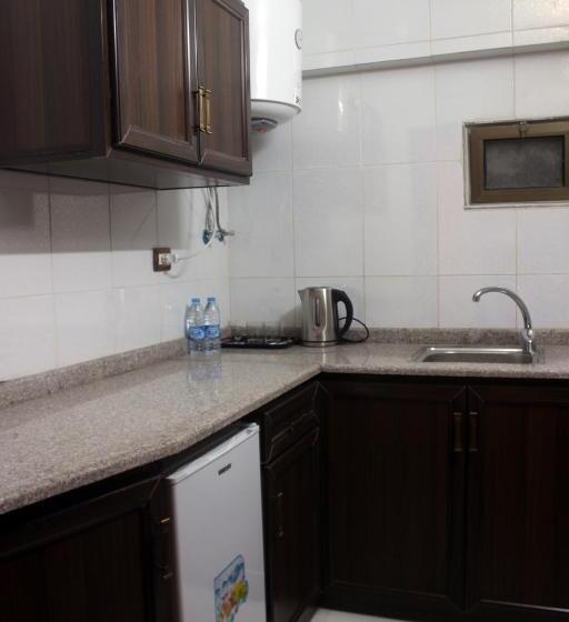 اتاق استاندارد یک تخته با بالکن, Nahas Plaza