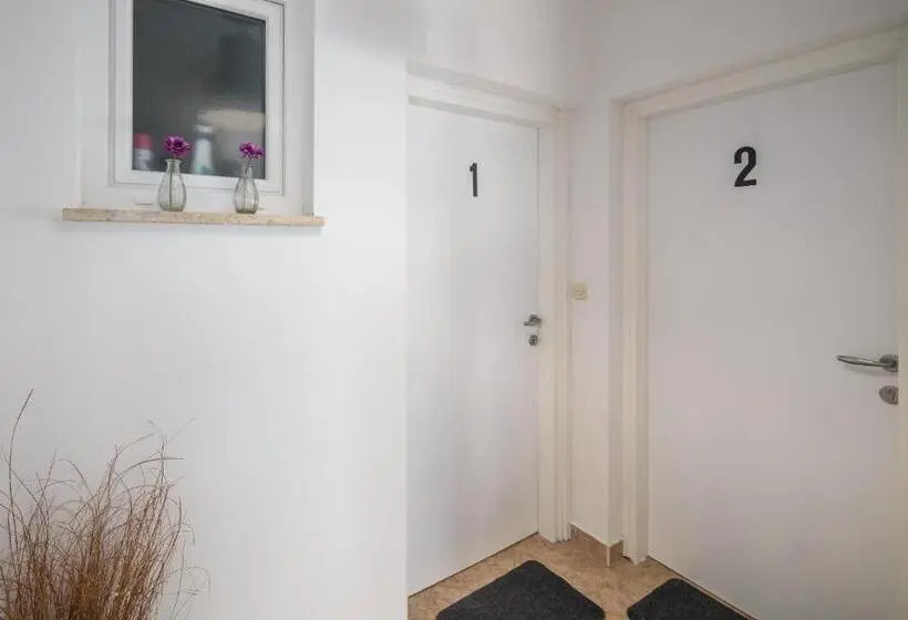 バルコニー付きスタンダードルーム, Martina Guest House Rooms