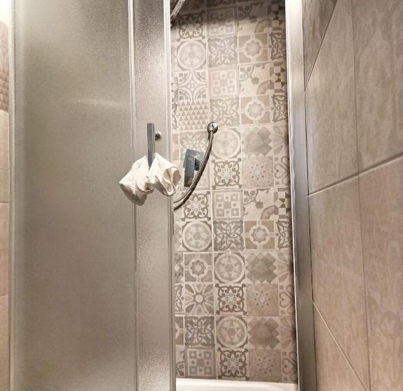 Семейный Номер Superior, Hello World