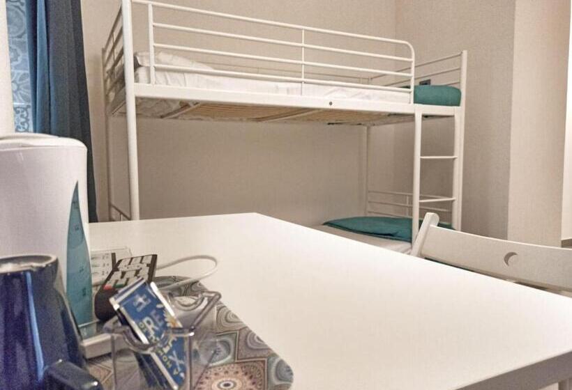 Семейный Номер Superior, Hello World